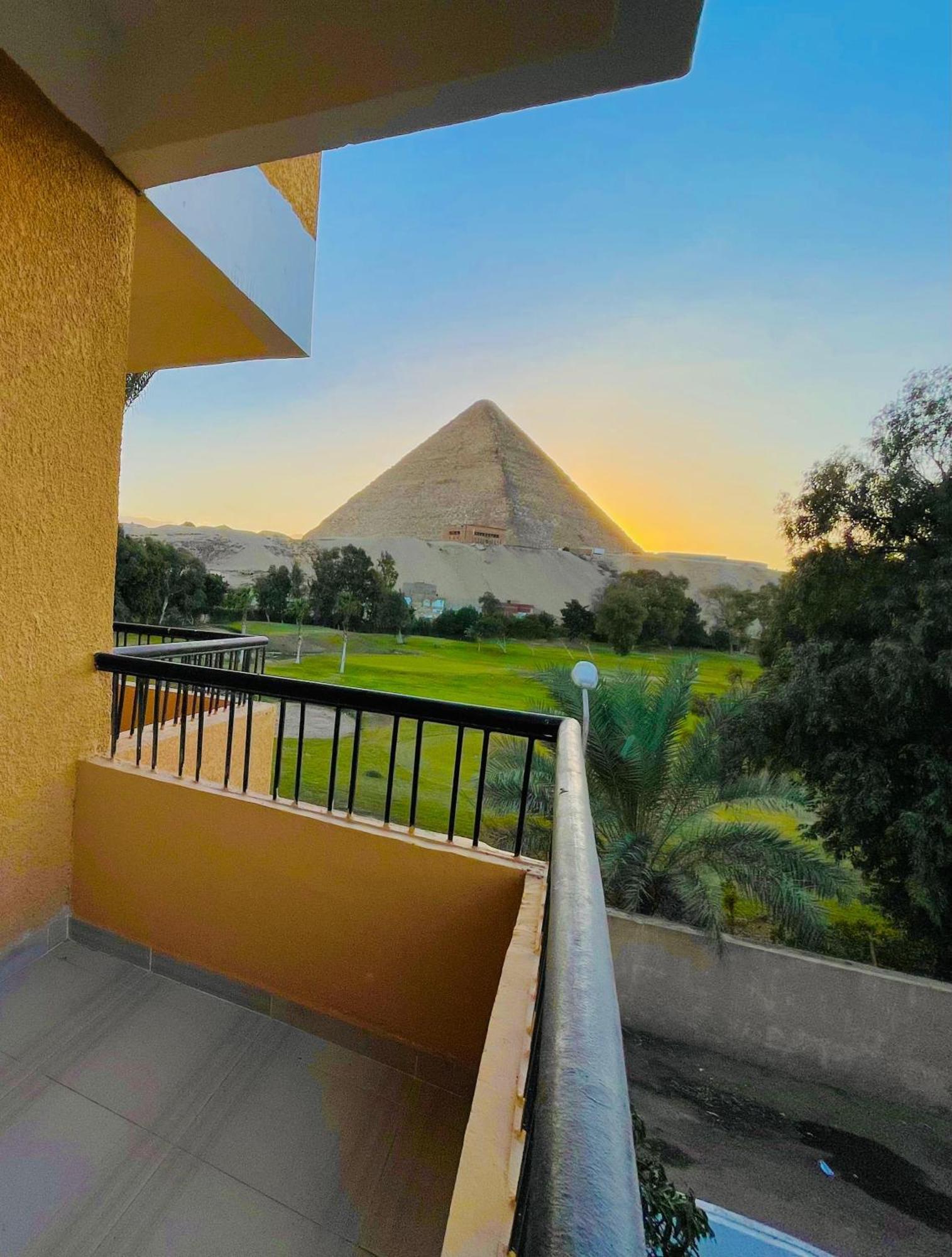 Glamour Pyramids View Kafrat al Jabal Luaran gambar