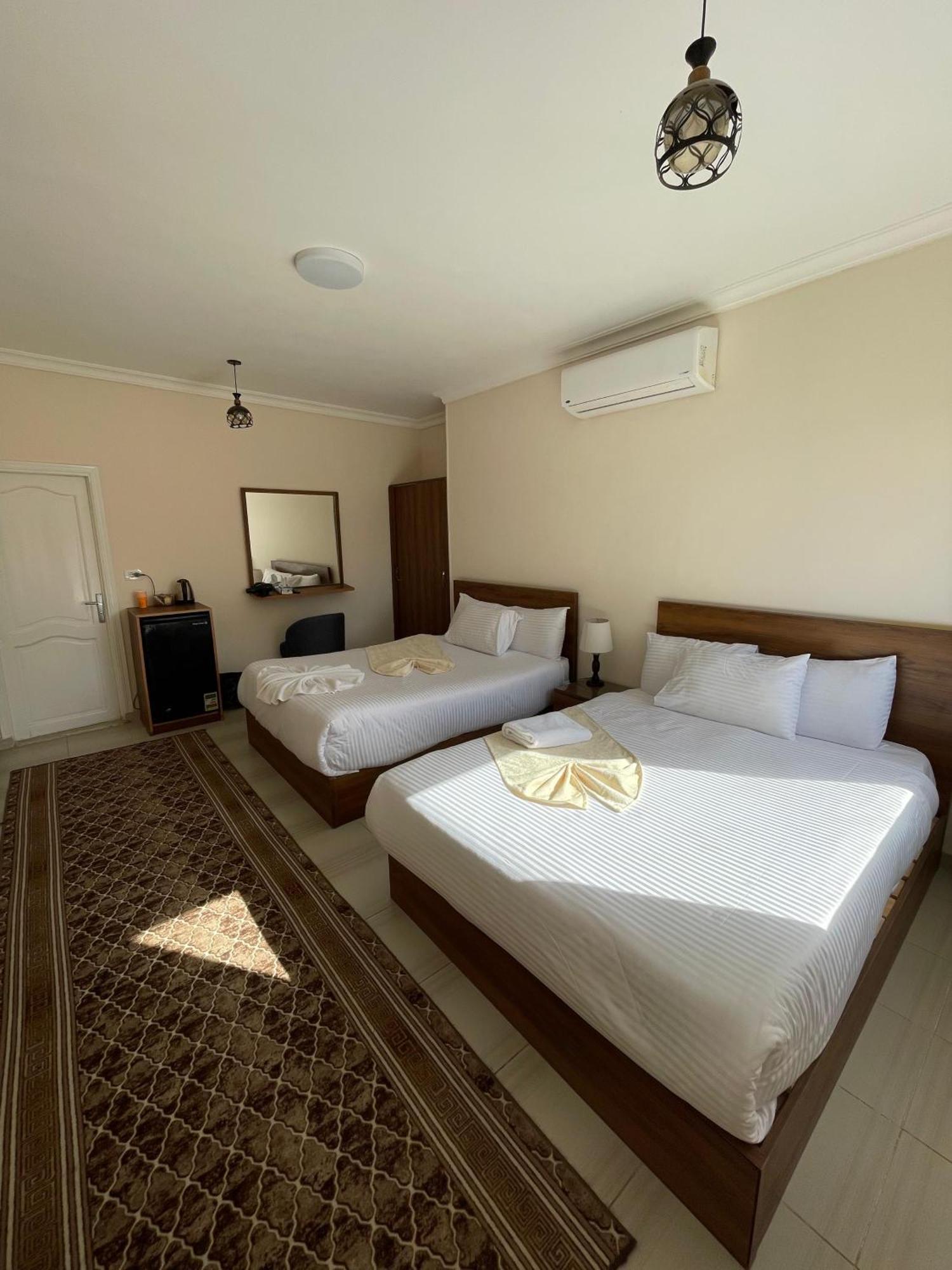 Glamour Pyramids View Kafrat al Jabal Luaran gambar