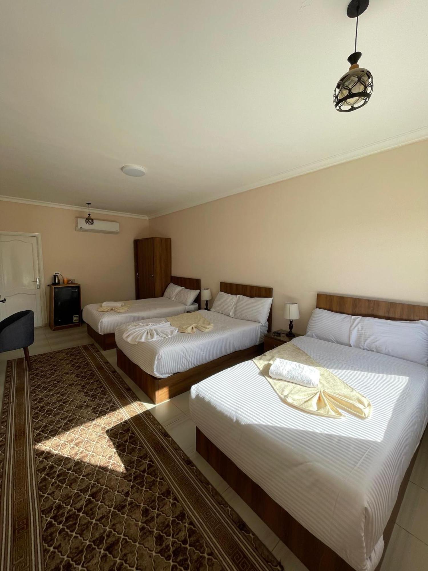 Glamour Pyramids View Kafrat al Jabal Luaran gambar