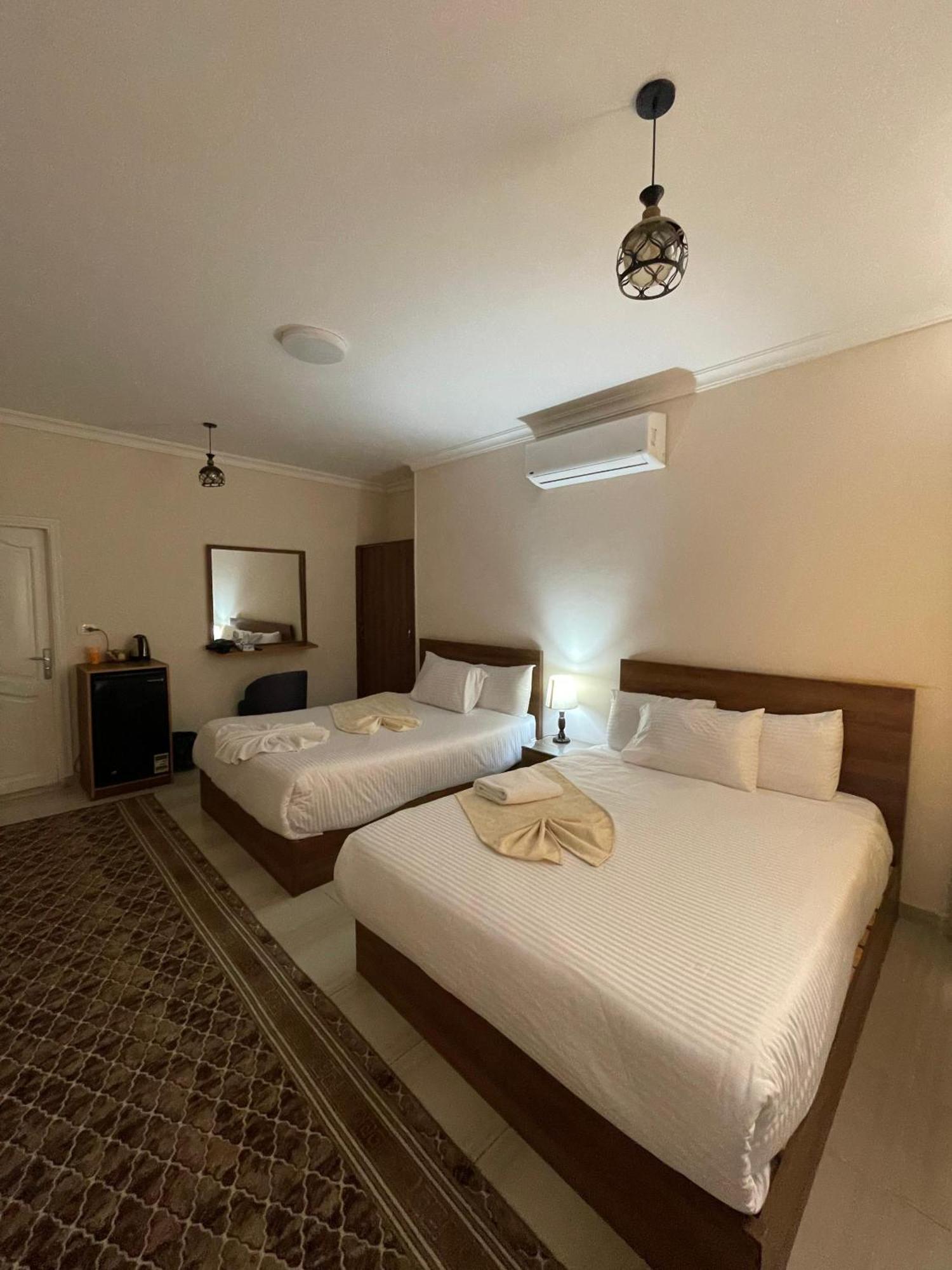 Glamour Pyramids View Kafrat al Jabal Luaran gambar